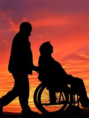 我妈病危丈夫关机旅游，他爸中风？我笑了命不值钱！